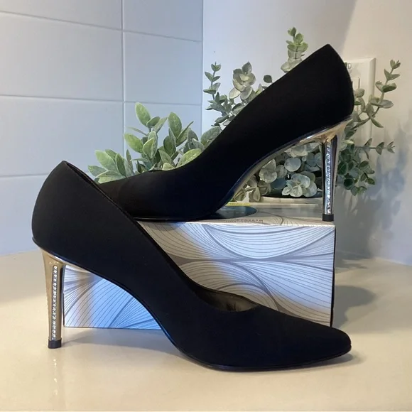 Stuart Weitzman Elegant Black Pumps w Silver Spike Rhinestone Heels Sz 7 - Picture 3 of 6